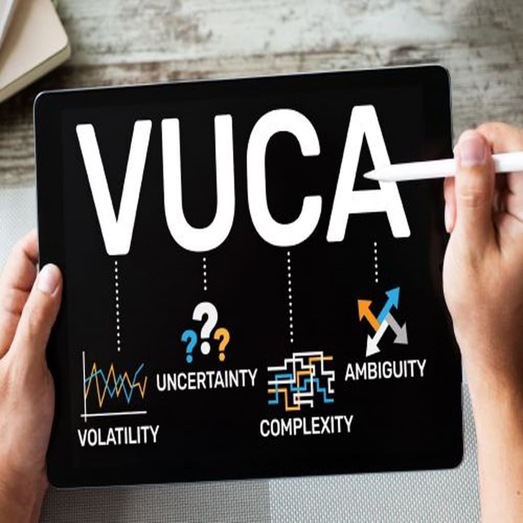 القيادة التكيفية لمواجهة تحديات عالم VUCA